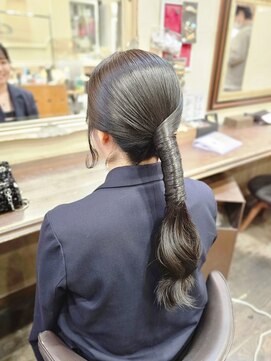 セットサロンエース(Set salon Ace) シンプル☆タイトポニー☆スッキリヘアー