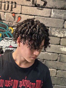 フォーコーナーズカットショップスリーセント 栄(FourCornersCutShop 3/cent) コイルカーリー