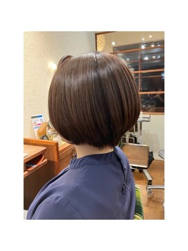 エルサフィロ キタハマ(el zafiro kitahama) 20×30×40代×ショートボブ×ツヤ感UP×顔周りレイヤー