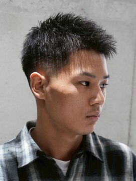 MEN'S/アップバングショート×スキンフェード/短髪
