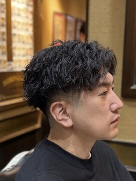 ヒロギンザバーバーショップ 大宮店(HIRO GINZA BARBER SHOP) ツイスパセンターパート/メンズカット/大宮/スキンフェード
