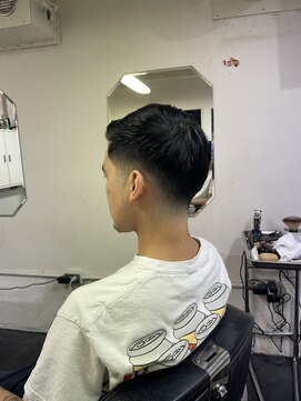メリケンバーバーショップ フクオカ(MERICAN BARBERSHOP FUK) ローフェードバーバースタイル