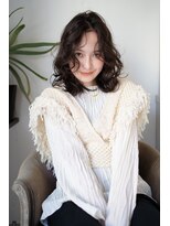 マグノリア オモテサンドウ(MAGNOLiA Omotesando)&nbsp;くしゃっとくせ毛風長めバング愛されミディ・・・HINATA