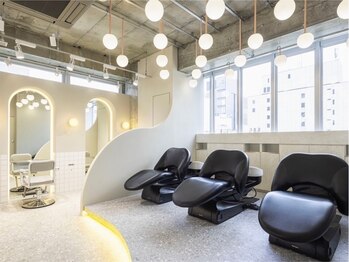 髪質改善サロン Sea shinjuku 新宿南口【シー　シンジュク】