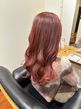 スリーバイザサロン(THREE by the salon) ピンクカラー