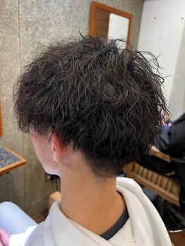 アジール(asile)の写真/【垢抜け◎】人気の[ツイスト/スパイラルパーマ]や[ダブルカラー]もお任せ★話しやすい雰囲気も人気のPOINT