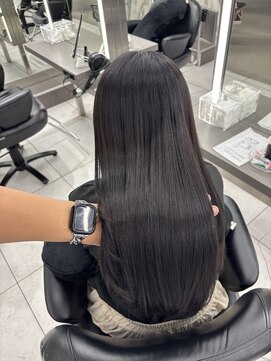 ウルスバイバレット 銀座(Urus by VALETTE) ローレイヤー×暗めアッシュグレー