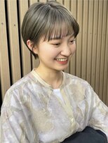 スク(SUKU)&nbsp;コンパクトショート×オリーブカラー