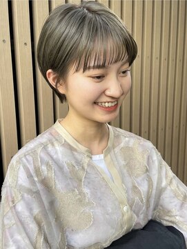 コンパクトショート×オリーブカラー