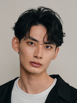 フィフス(fifth) 原宿毛流れフェザーショートビジネスヘアセンターパートヘア黒髪