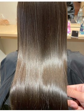 ジェコ ブラン(gecko. brun) グレージュ/艶髪ストレート/髪質改善/韓国ロング#武蔵小山美容室