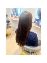 ラナ 津島(Lana)&nbsp;うねり落ち着き自然まとまる髪