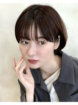 アフロート ルヴア(AFLOAT RUVUA) 〔岩田莉奈〕40代50代お洒落な白髪染ショートボブ新宿ケアカラー