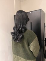 アトレ 福岡大名店(attrait)&nbsp;セミロングの黒髪を上質な艶で仕上げるカット×カラー×トリート
