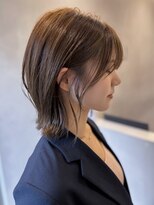 ウル(uru)&nbsp;【ショートカット/坂本】前髪ありレイヤーボブオリーブベージュ
