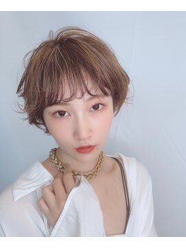 ピークアブー ワン(PEEK-A-BOO ONE) マッシュショート&ハイライトヘアカラー