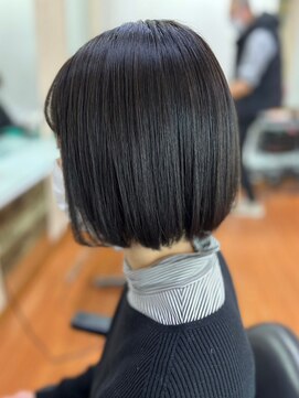 アークスヘアー ミニボブアッシュブルー小顔美肌ストレート丸み