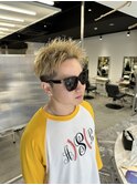 刈り上げのあるスパイキーショート