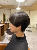 ビスポーク(BESPOKE)&nbsp;20代30代40代小顔ハンサムショート