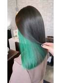 グリーンのイヤリングカラー