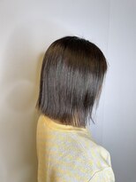 ブロッサム 東久留米店(Blossom)&nbsp;20代30代大人可愛い艶感グレージュ切りっぱなしショート