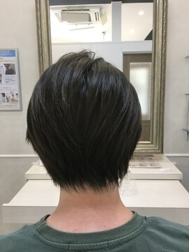 レヴィア(revia) 毛束感ショートスタイル