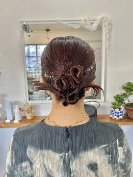 ヘアーアンドメイクアップモパ カチモリヘア