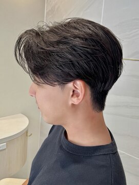 ミズチャーム(Ms.CHARM) フェザーショート/センターパート/韓国/外苑前