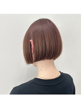 アミル(AMIL) 切りっぱなしボブ