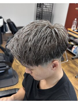 シルバーフルメッシュ×スキンフェード