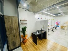 フリー(Free.)の雰囲気（外からお顔が見えない設計、近隣の方も安心してご利用頂けます。）