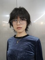 ヒメル(HML U/2A) くせ毛ショートウルフスタイル