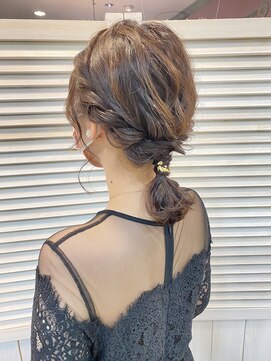 リル(re'll) 《花屋併設》ミディアムローポニー◎［ヘアセット］