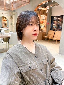 ロンド エスポワール 錦糸町(Lond espoir) 斜めバングデザインカラーグレージュ【韓国ヘア/顔まわり】