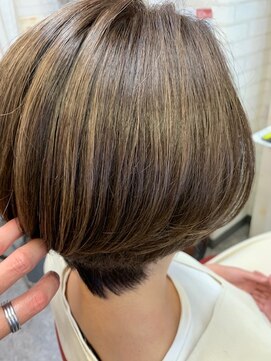 ロマンヤカタ ファース(ROMAN YAKATA fars) 髪質改善　ショートボブ　ハイライト　白髪ぼかし＠田代7/31