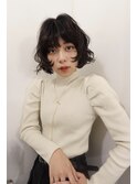 黒髪ショートカーリーボブカット