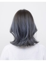 ルプラ ブリリアント(le-pla brilliant)&nbsp;センターパート/切りっぱなしボブ/ブルー/ダブルカラー/豊橋田原