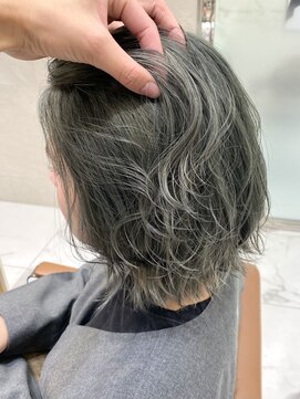 ピークアブー 原宿ハラカド(PEEK-A-BOO) ホワイトオリーブグレージュブリーチハイトーンボブ