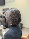 軽やかさは顔まわりから