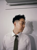 メリケンバーバーショップ フクオカ(MERICAN BARBERSHOP FUK)&nbsp;ブルーブラックスパイキーショートニュアンスパーマフェード2