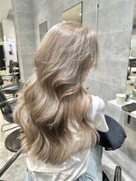 アクション 心斎橋店(ACTION)&nbsp;20代30代レイヤーカット　ハイトーンカラーミルクティーベージュ