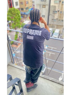 ヘアスタジオ クリブ(HAIR STUDIO CRIB) 全頭コーンロウ（サイド刈り上げ）