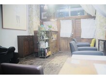 テテクルー(tete et clou)の雰囲気(各セット面 カーテンでパーソナルスペースを確保しています。)