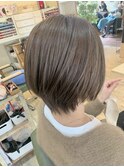 ことりベージュ×前下がりショートボブ 30代40代50代