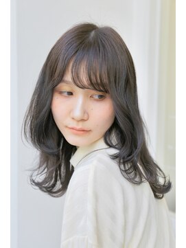 スリーアン(THREE ann.) ２０代３０代４０代５０代ひし形くびれレイヤーウルフ
