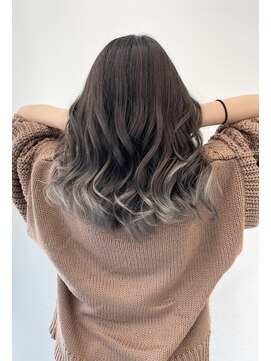 アライブ キチジョウジ(ALIVE Kichijoji) グレーパールグラデーションカラー