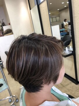 エイチ エアー ダヴ H air DAV調布北口 かわいいショートスタイル