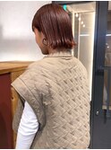 外ハネショート　レッドブラウン　ストレート　艶トリートメント