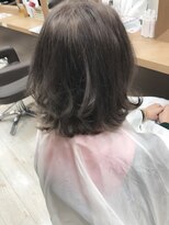 リアン(Lien) 外ハネミディアムレイヤー×シークレットハイライトダークグレー