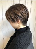 【高塚栞里】大人 前下がりハンサムショート 小顔 サイド